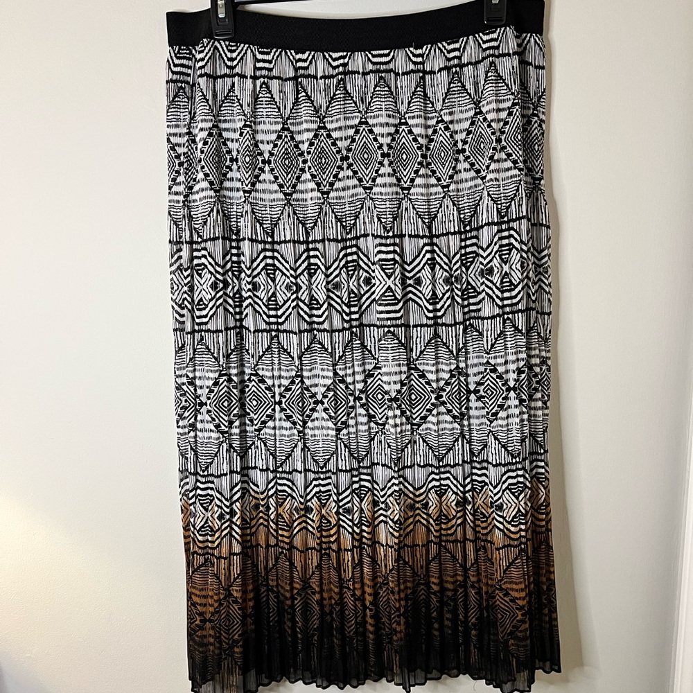 Ruby Rd. Black, White & Brown Pleated lined Midi Skirt